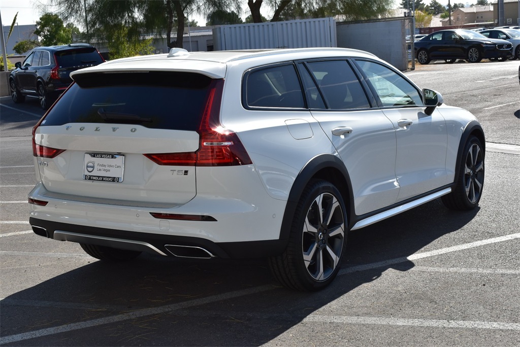 New 2021 Volvo V60 Cross Country T5 4D Wagon in Las Vegas ...