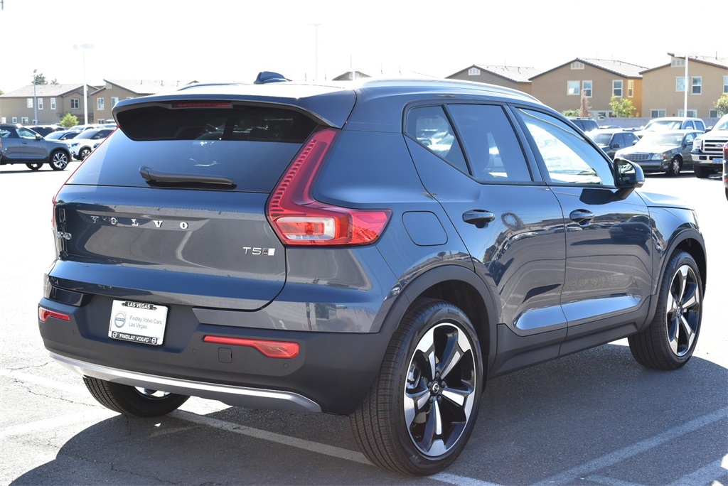 New 2021 Volvo XC40 Momentum 4D Sport Utility in Las Vegas #V424647